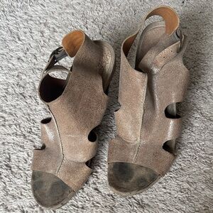 Elegant Tan Women's Sandals